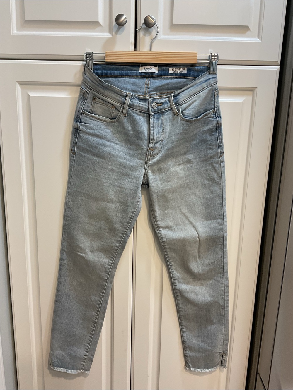 Kensie Light Blue Denim cropped jeans